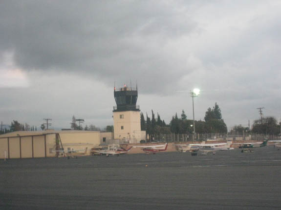 El Monte Airport (EMT) Tower@ǐ