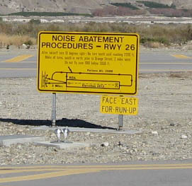 Information Sign@΍@Noise Abatement Procedure